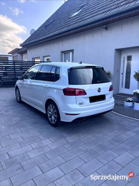 Golf Sportsvan R line Biała