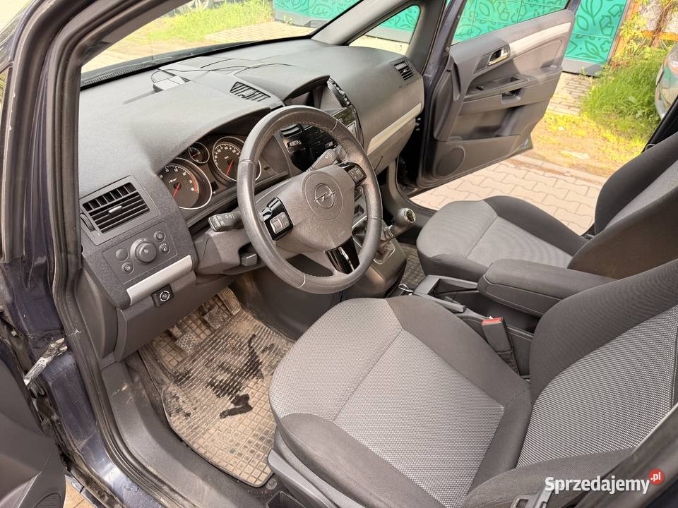 Opel Zafira B 18 Gaz 7osobowy zarejestrowany 192000km