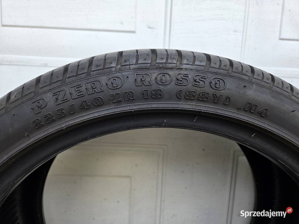 2 opony Pirelli P Zero Rosso 22540 ZR18