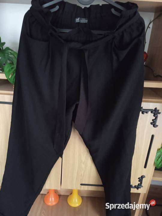 sprzedam dwie pary spodni damskich ZARA