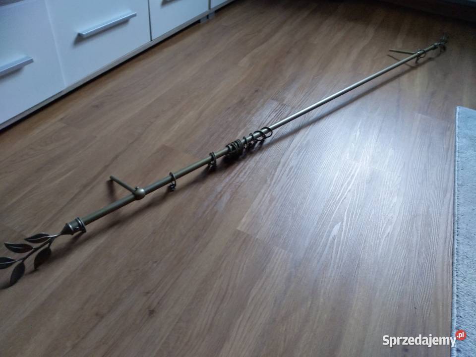 Karnisz z motywem liści Wystrój okien