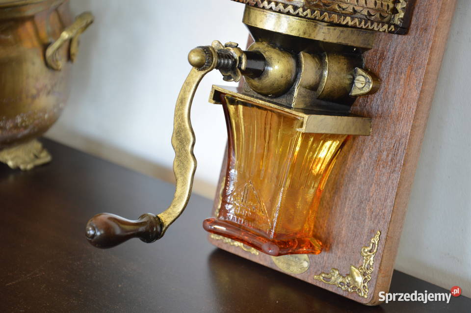 drewniany MŁYNEK wiszący do kawy stary