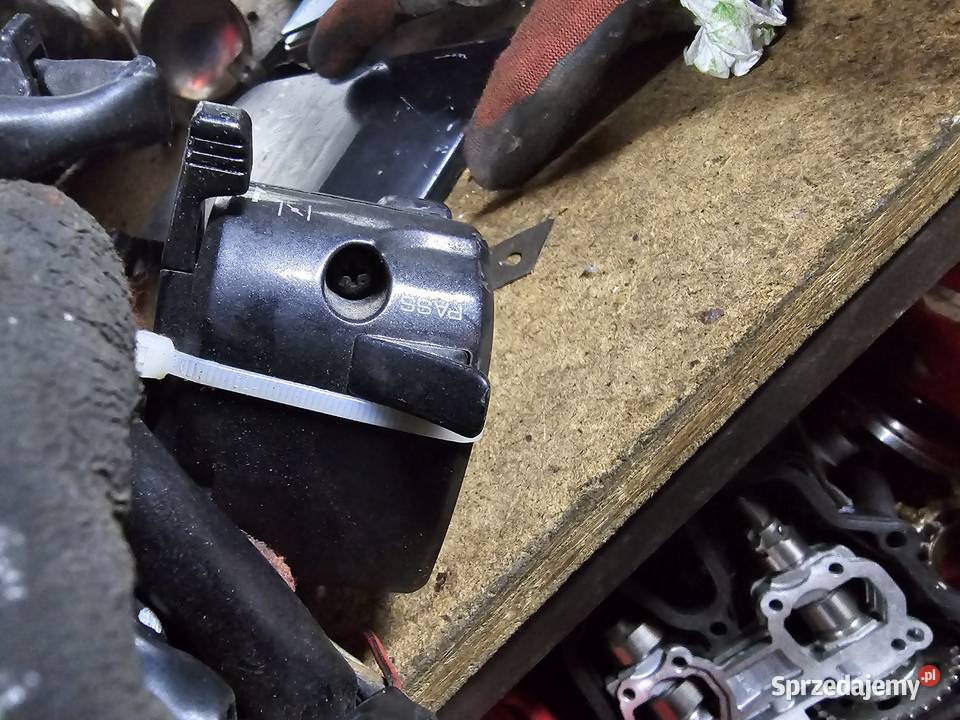 Kawasaki ZZR 1100 przełącznik lewy świateł