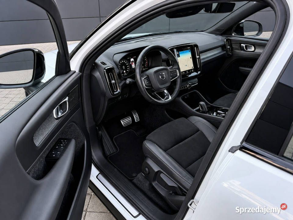 Volvo XC 40 20 B4 RDesign Faktura VAT 23 harman podgrzewane fotele