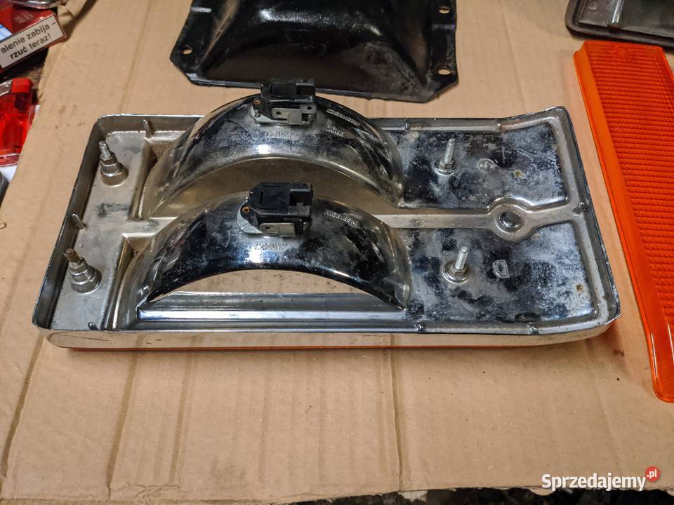 Fiat 125p lampa tyl prawa klosze Lampy tylne podkarpackie Stalowa Wola