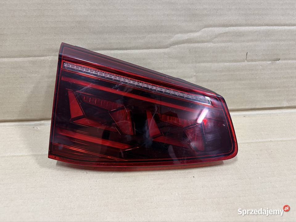 LAMPA LEWA TYŁ TYLNA W KLAPĘ VW PASSAT B8 LIFT Drezdenko