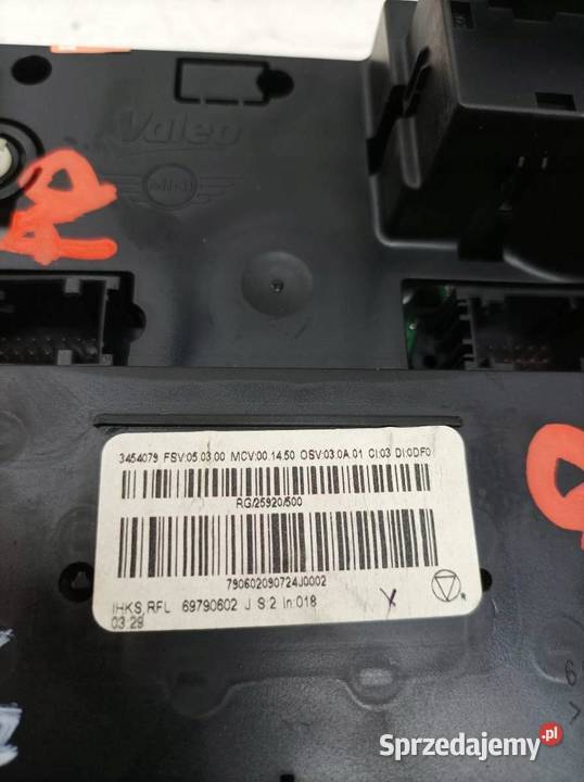 PANEL NAWIEWU 69790602 Mini One II 20062013 osobowe