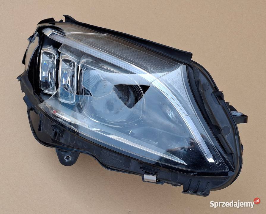 MERCEDES CKLASA W205 REFLEKTOR PRAWY MULTIBEAM Bieleń