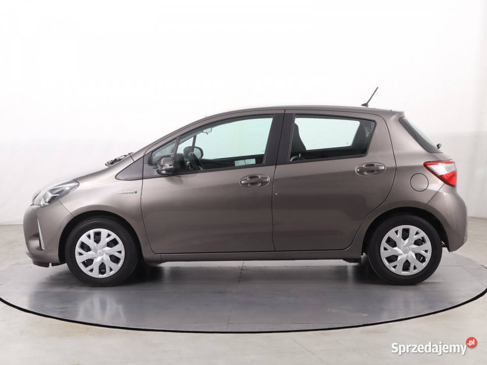 Toyota Yaris 15 Hybrid Katowice