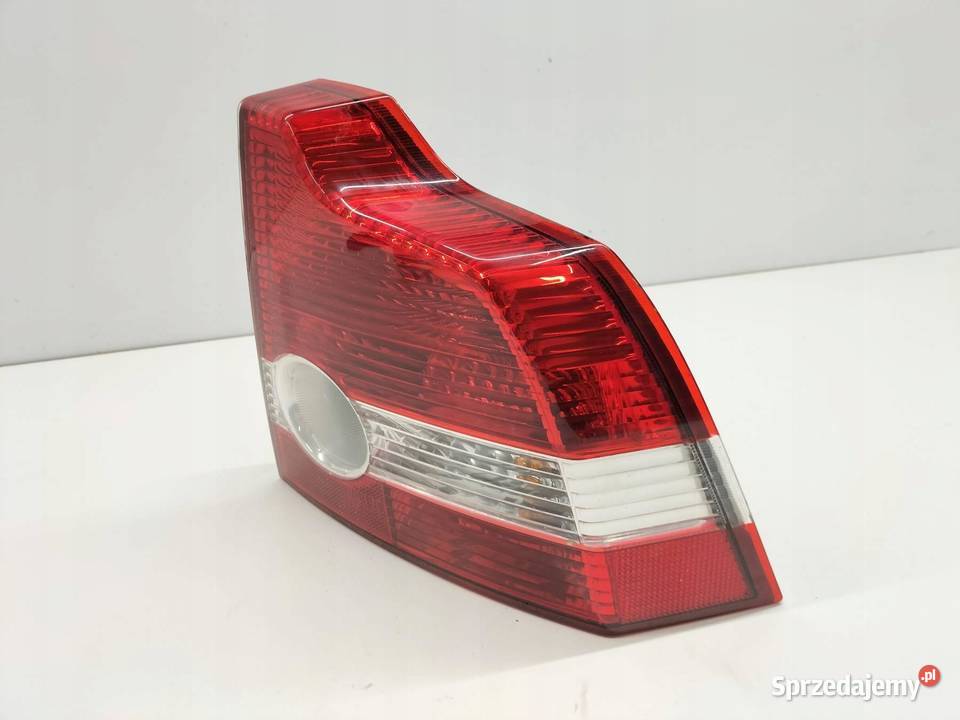LAMPA TYŁ PRAWA SEDAN Volvo S40 II 20042012 Lampy tylne