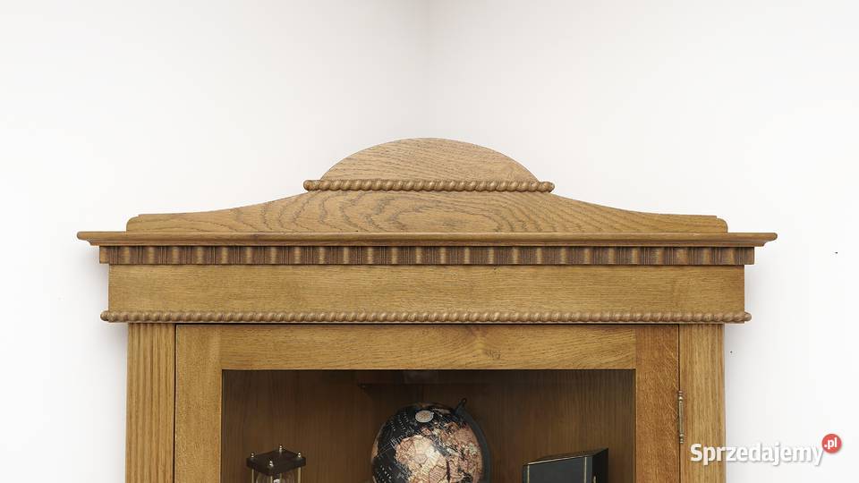 Antyczna narożna witryna z litego dębu renowacji Jerka