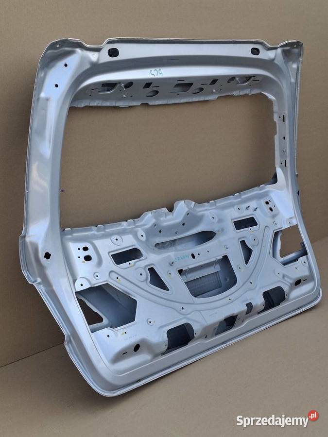 MERCEDES ML W166 KLAPA BAGAŻNIKA TYŁ A1667400305 Bieleń sprzedam