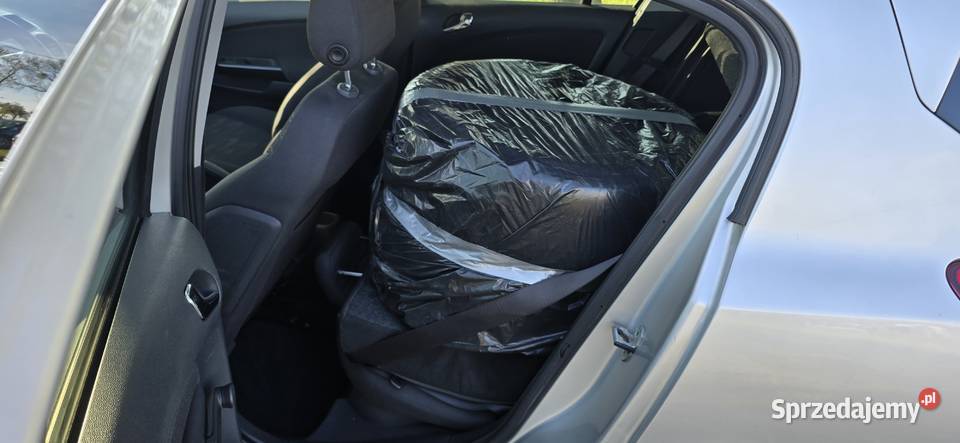 Opel Corsa 12 zadbane i ekonomiczne autko Rok produkcji 2012 Pamiętna sprzedam