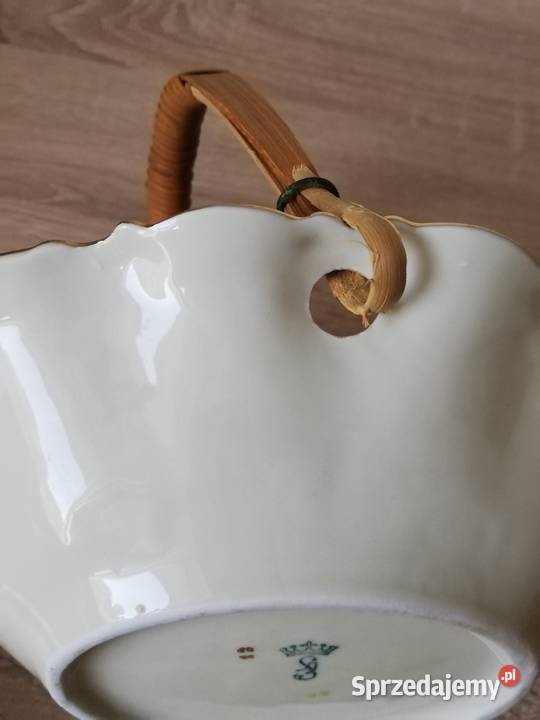 Porcelanowy koszyczek w róże Ropa