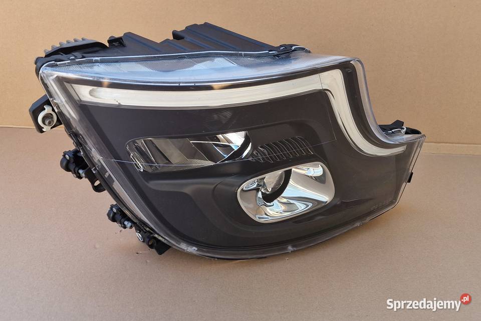 MERCEDES ACTROS MP4 MP5 REFLEKTOR LAMPA PRAWA Bieleń