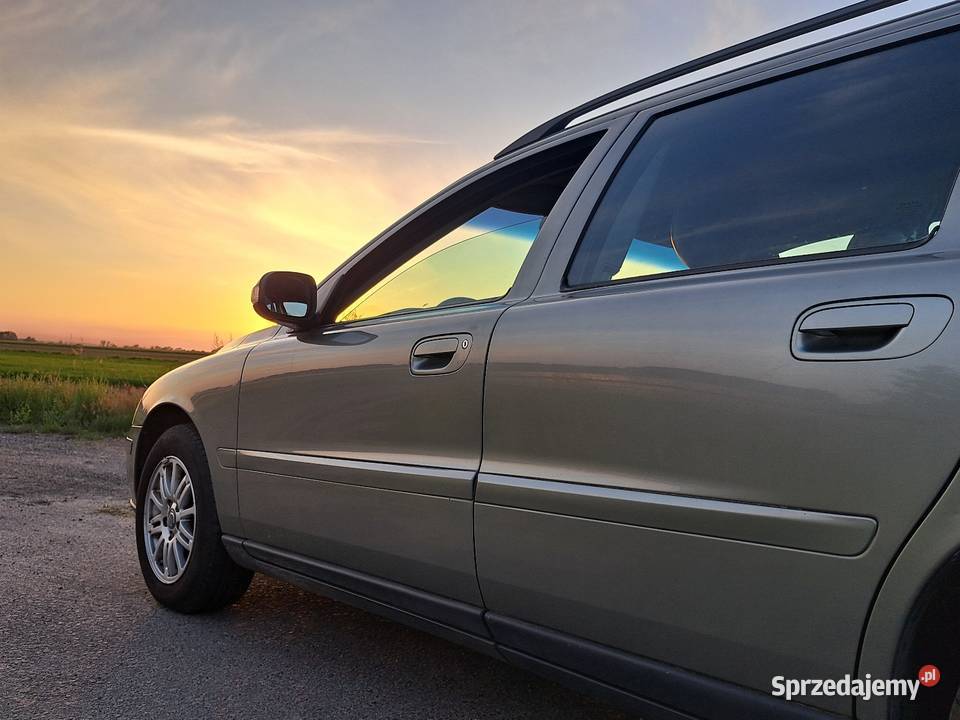 Volvo v70 1 właściciel 24 Benzyna 170 Manual autoalarm dolnośląskie Oleśnica