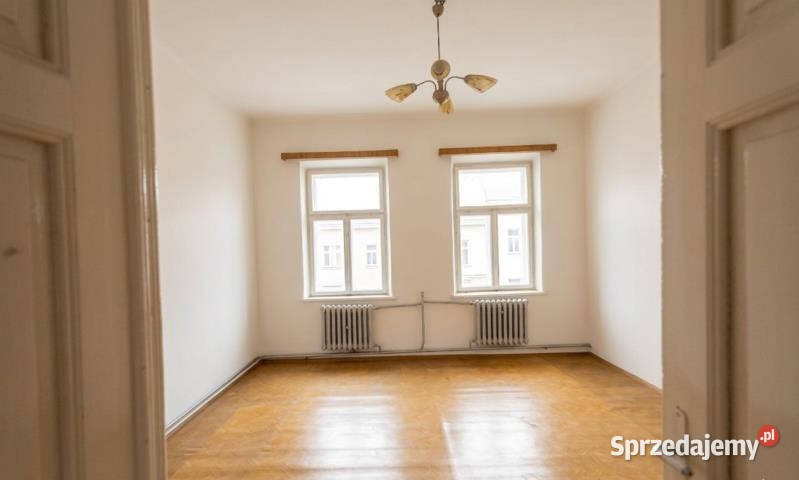 Kamienica Bochnia 246m2 Rok budowy 1920 sprzedam