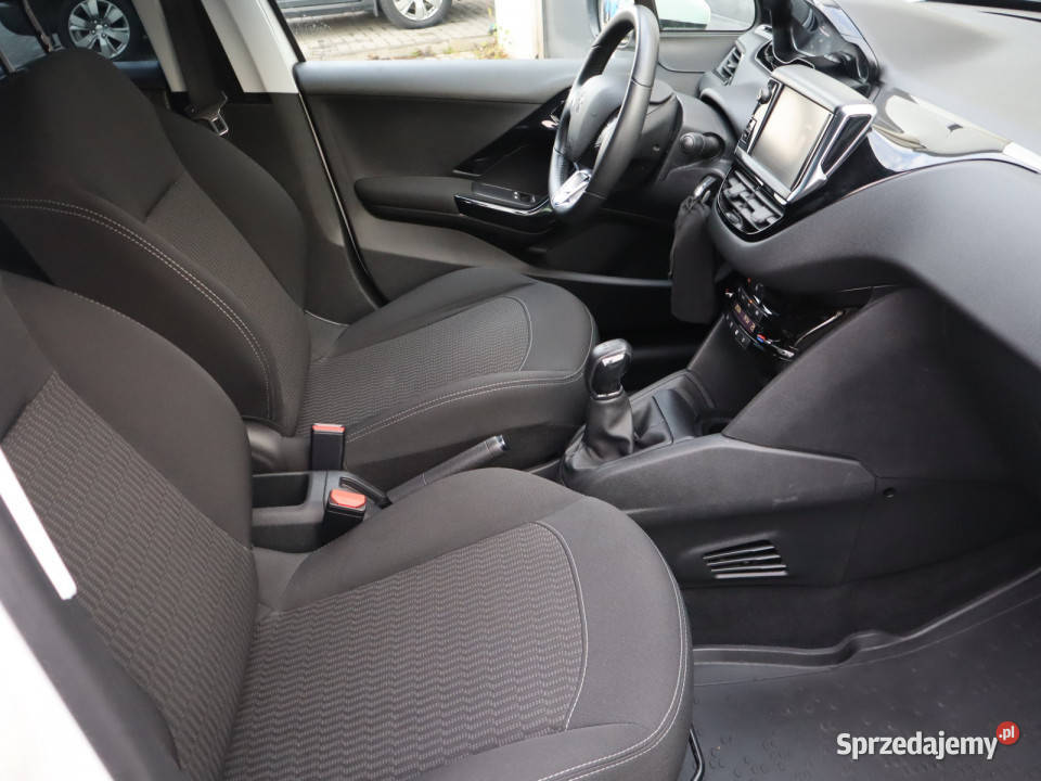 Peugeot 208 12 PureTech tempomat