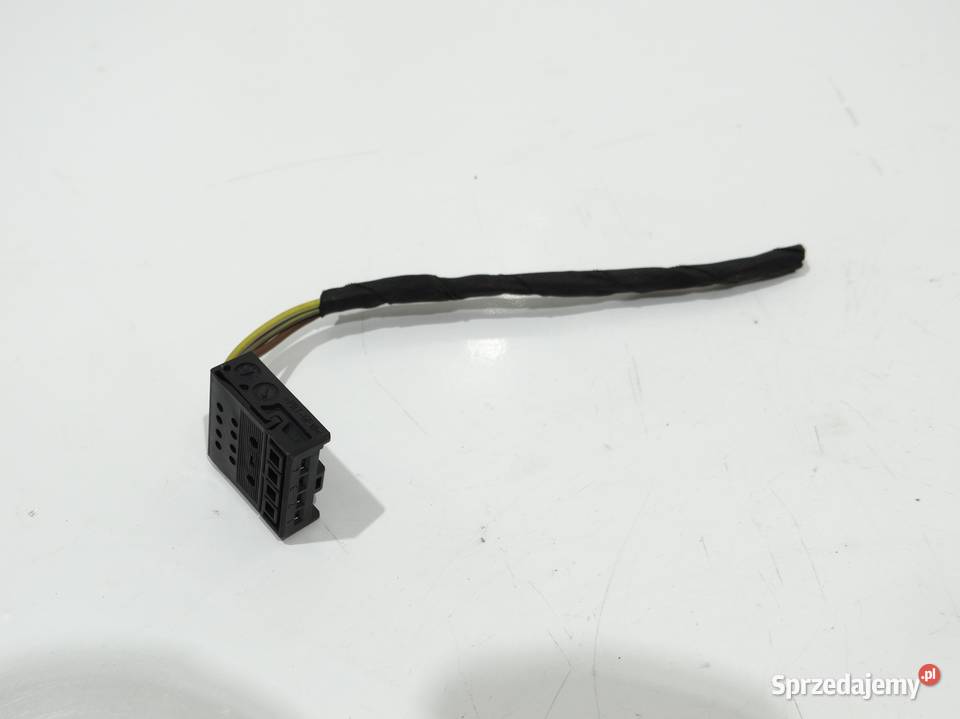 KOSTKA LAMPY TYŁ W KLAPĘ BAGAŻNIKA BMW E61 Strzyżewice sprzedam