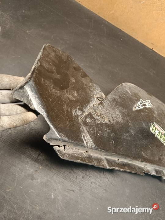 Owiewka osłona plastik boczek prawy tył części małopolskie Gołaczewy