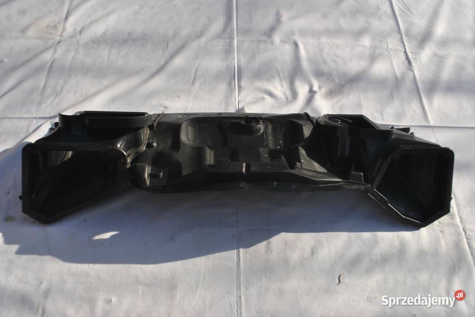 Obudowa kanału powietrza kabiny BMW E60 E61 E63 osobowe śląskie Poręba