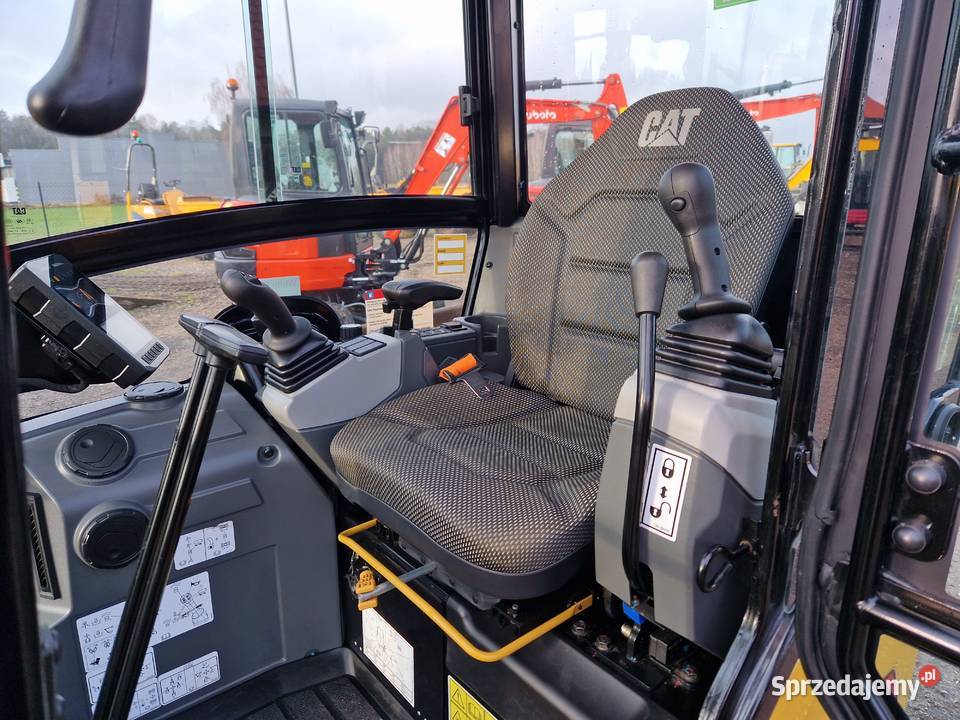 Minikoparka CAT 3016 przebieg 600mtg 2022r Ryżki