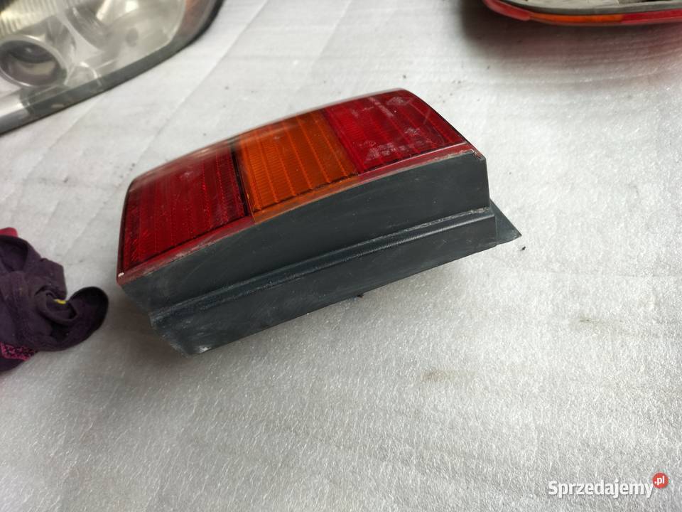 Volkswagen PASSAT B4 LAMPA TYŁ TYLNA LEWA osobowe Motoryzacja lubelskie Kamień-Kolonia