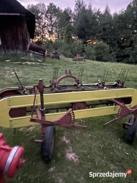 Zgrabiarka przewracarka taśmowa