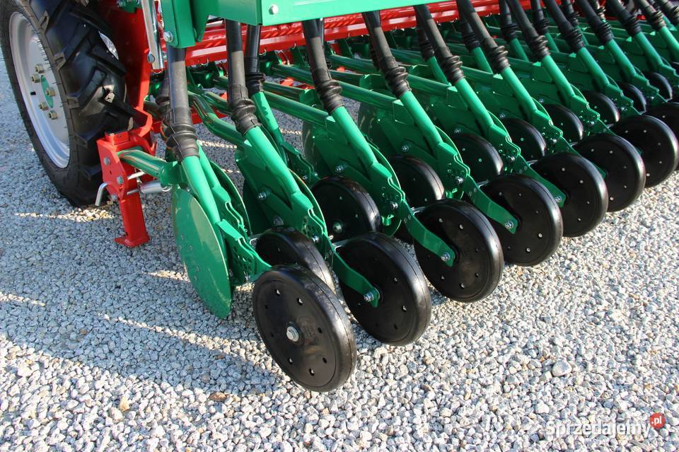 Siewnik zbożowy do zboża AgroMasz 25 27 30 m Rogóźno