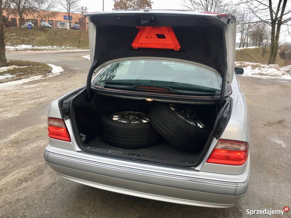 Mercedes EKlasa W210 LIFT 2000r 20 KOMPRESOR 187 Kielce