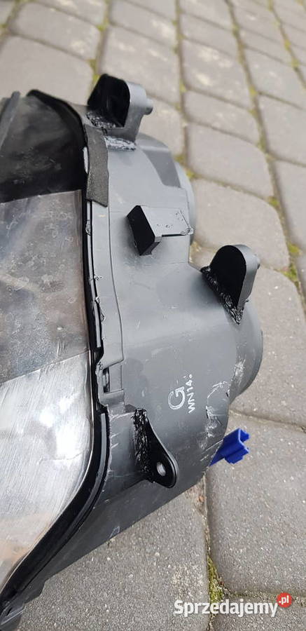 Yamaha R1 RN19 lampa prawy przód Europa 0708r