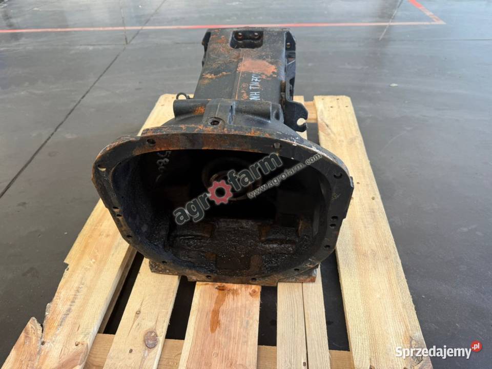 Skrzynia biegów Holland TN70VA Części i osprzęt rolniczy Byków