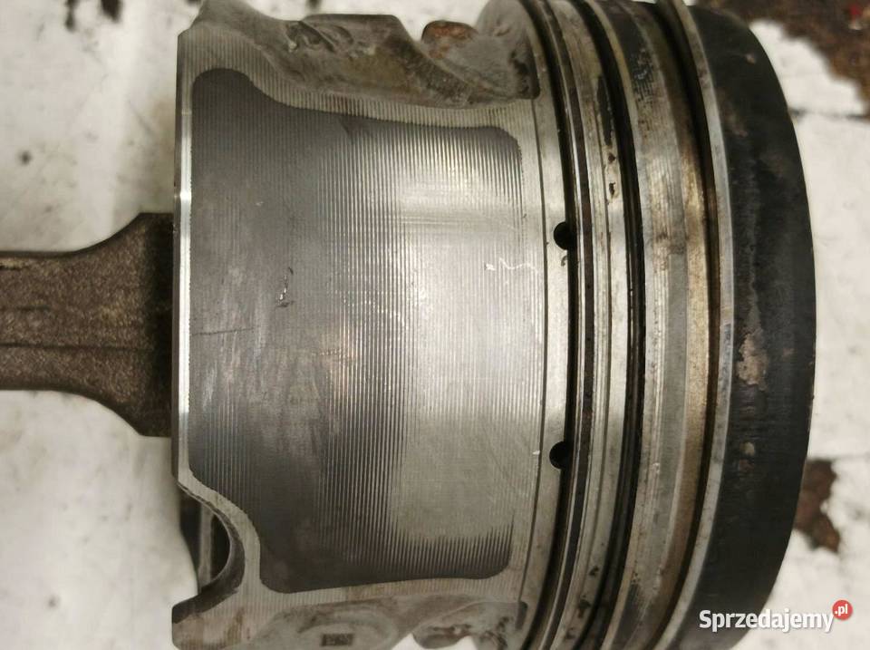 TŁOK KOBOWÓD 2017 1R0 N053E B47 20 D Bmw Seria 3 Rok produkcji 2017