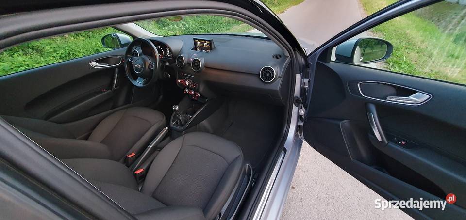 Audi A114 Benzyna 2015r 79000 Lift Nawigacja wspomaganie kierownicy A1 lubelskie Tomaszów Lubelski
