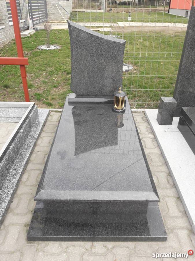 Nagrobek impala Strzegom