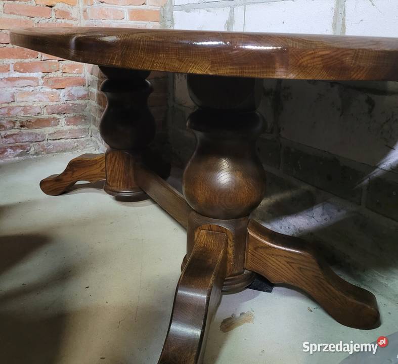 Stół dębowy z grubym blatem