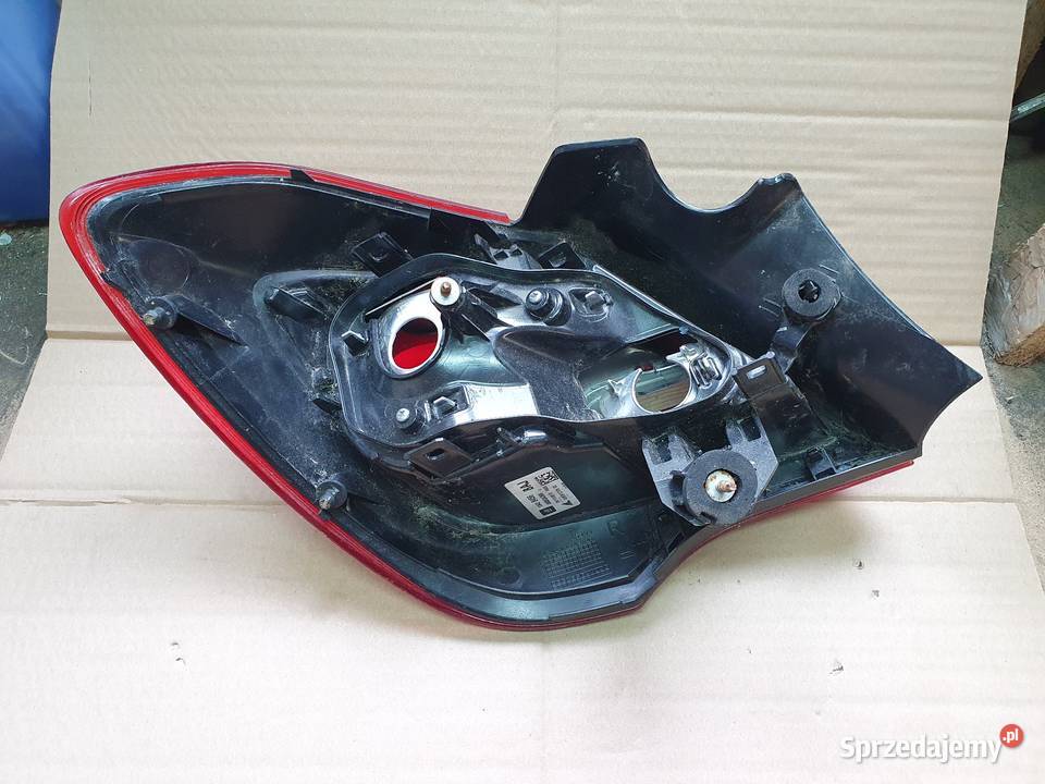 OPEL CORSA E LAMPA PRAWA TYLNA PRAWY TYŁ lampy tylne wielkopolskie Międzychód sprzedam