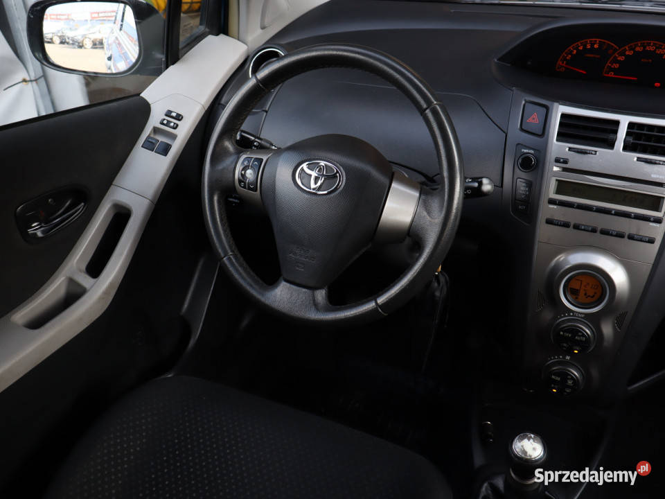 Toyota Yaris 10 VVTi czujnik parkowania dolnośląskie Bielany Wrocławskie