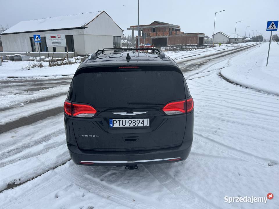 Chrysler Pacifica Turing L plus 36 v6 z 2017r benzyna Turek