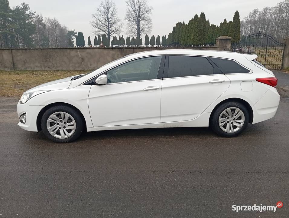 Hyundai i40 Bezwypadkowy Nowe opony Stan światła do jazdy dziennej Praszka