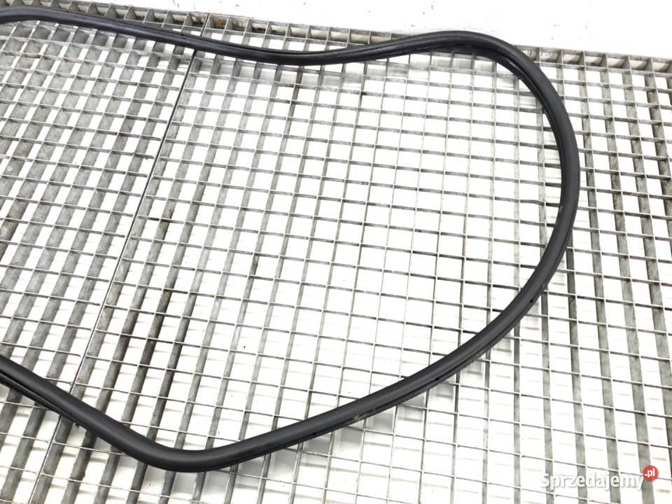 USZCZELKA DRZWI TYŁ LEWA BMW F30 Hatchback 1118