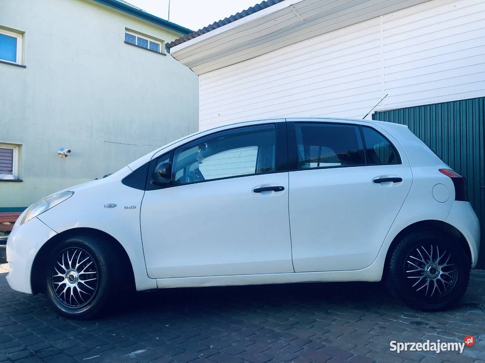 Toyota Yaris II 14D4D 90 biały akrylowy MEGA Przeworsk