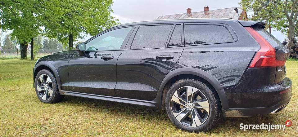 Volvo V60 Cross Country B4 Diesel 197 AWD Pro Rok produkcji 2021 Lublin sprzedam