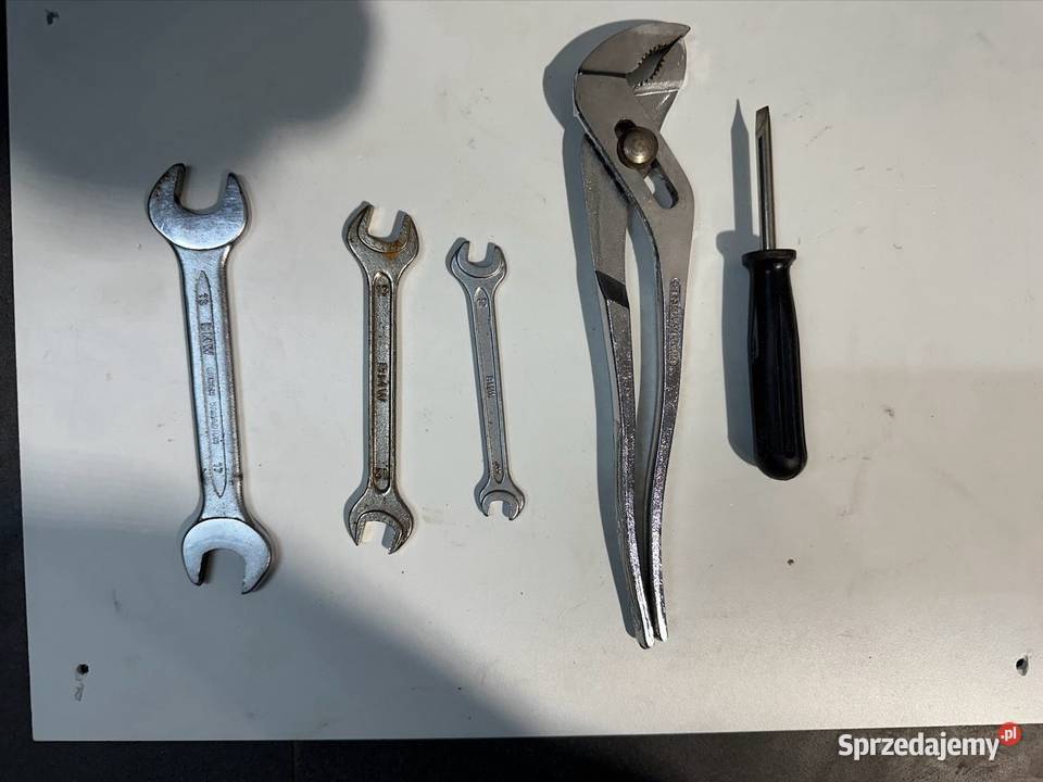 Zestaw 8 Kluczy BMW Bordwerkzeug 819mm Oryginał Pozostałe Siedlce sprzedam