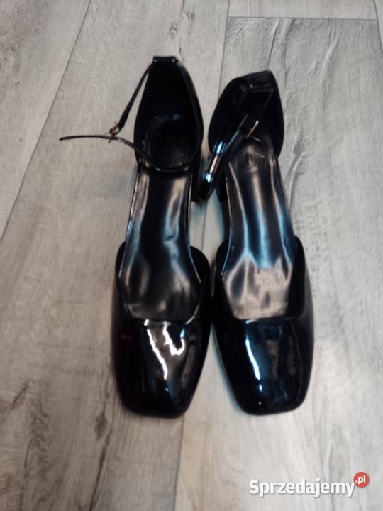 41 Czarne czółenka wieczorowe z zapięciem NOWE Kraków sprzedam