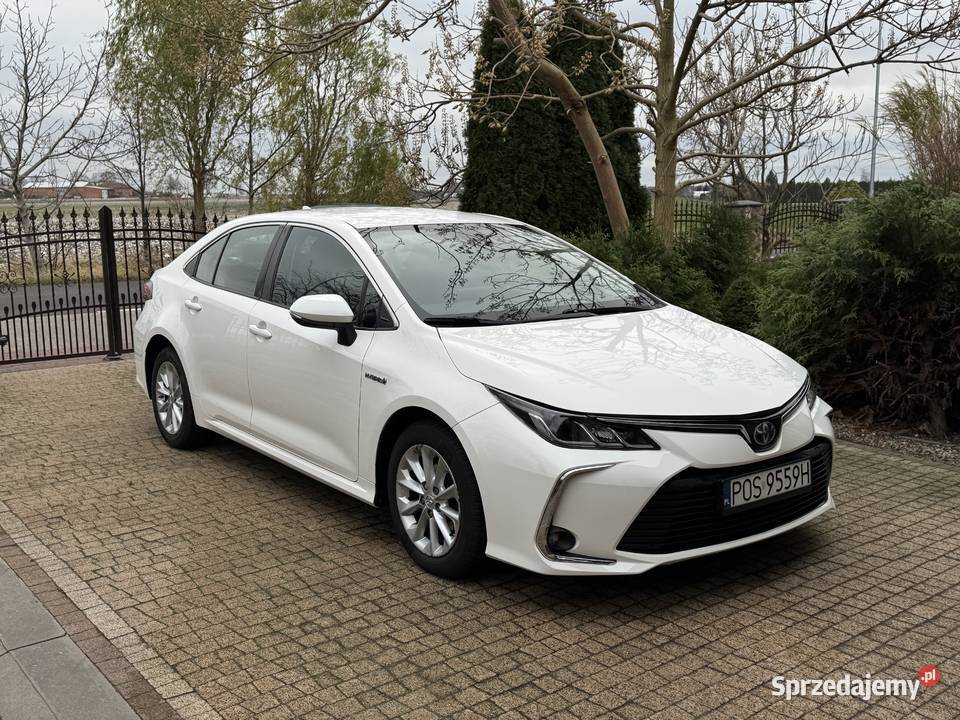Toyota Corolla 18 Hybryda sedan salon Polska immobilizer Nowe Skalmierzyce