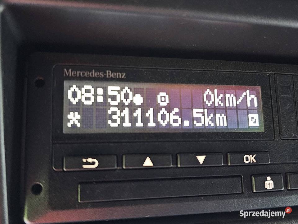 MercedesBenz SPRINTER 319 L2H1 V6 LED Mbux10