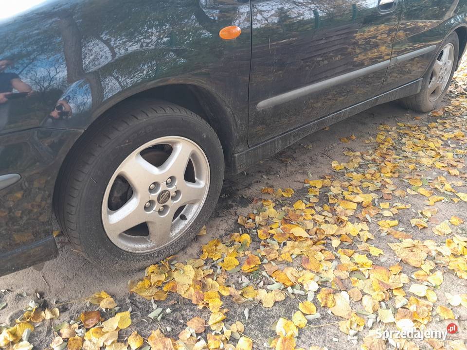 Nissan Almera Tino 18 benzyna 2003r Lift z de Hatchback Wronki