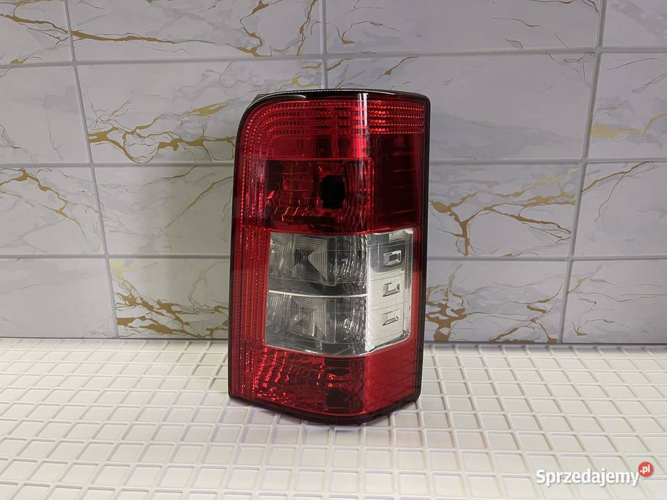 PEUGEOT PARTNER LIFT PRAWA LAMPA TYŁ Ostroróg