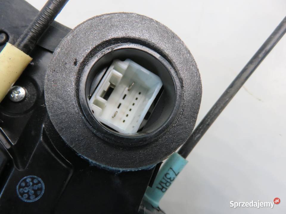 ZAMEK LEWY TYLNY TOYOTA URBAN CRUISER Zamki, wkładki i kluczyki małopolskie